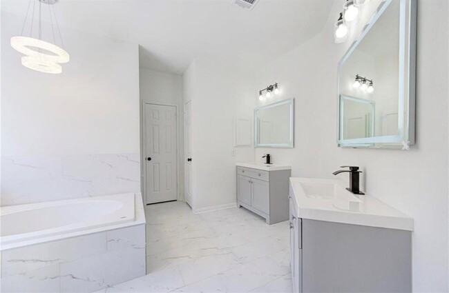 Building Photo - 13714 Neston Dr