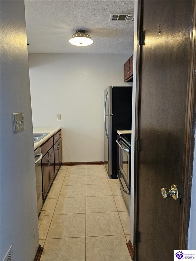Building Photo - 508 Independence Ct