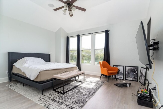Building Photo - 2635 Villa Di Lago Dr