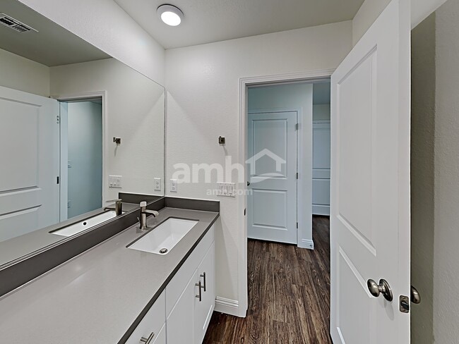 Building Photo - 707 Sienna Rising Dr