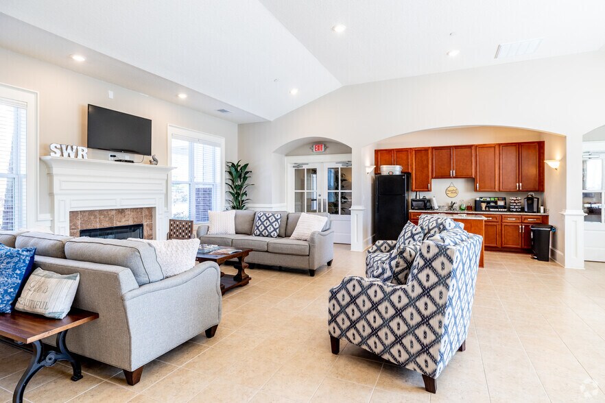 Clubhouse - Groves at Town Center