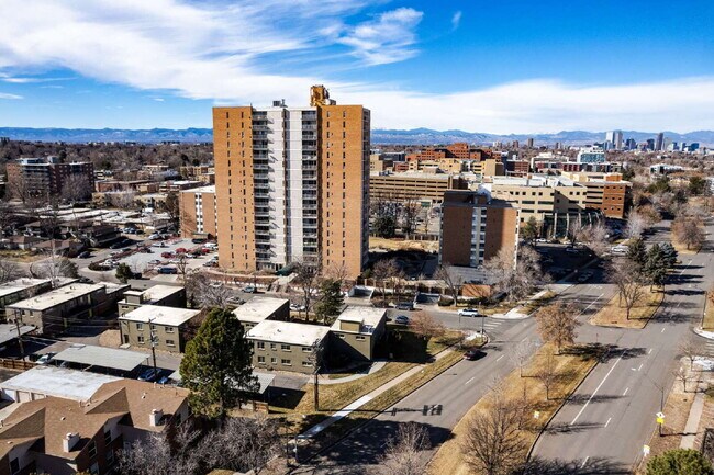 Building Photo - Stylish 2BR/2BA Condo with Patio & Parking...