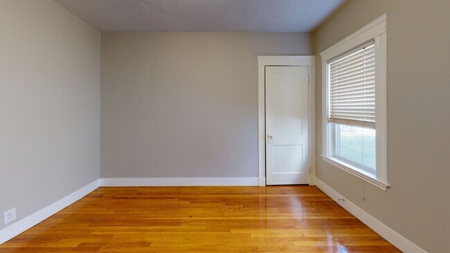 Building Photo - 72-74-74 Harlow St