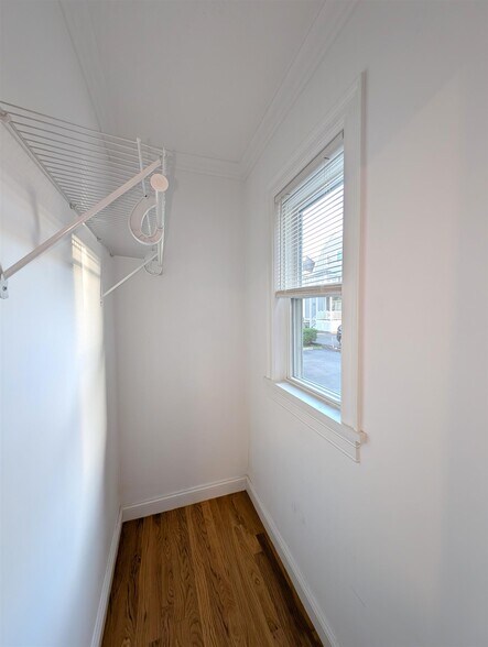 Building Photo - 51 Beacon St