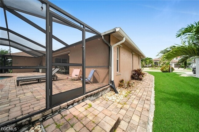 Building Photo - 3505 Surfside Blvd