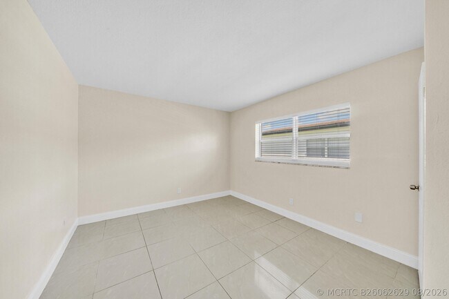 Building Photo - 4921 NW 39th St