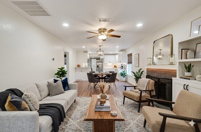 Building Photo - 4520 Sharon St