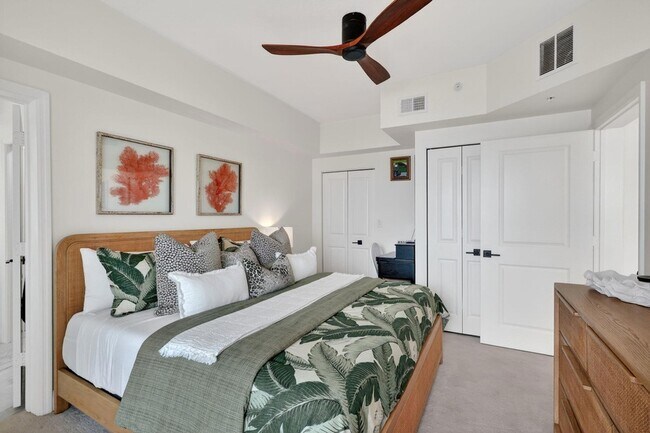 Building Photo - 675 NW Flagler Ave