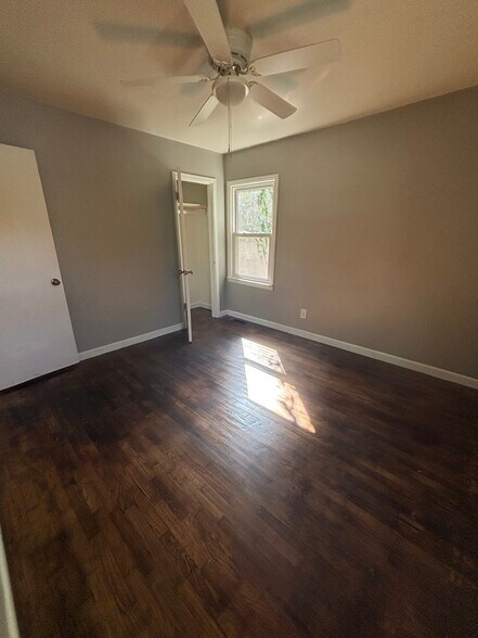 Building Photo - 3419 Vaughn St