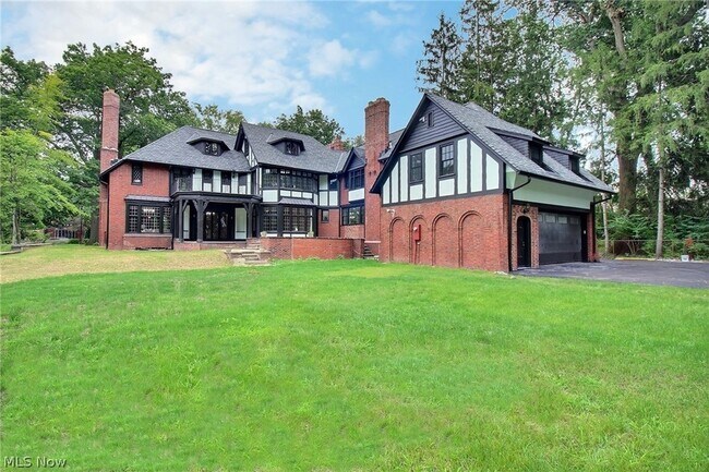 Building Photo - 2970 Fairmount Blvd