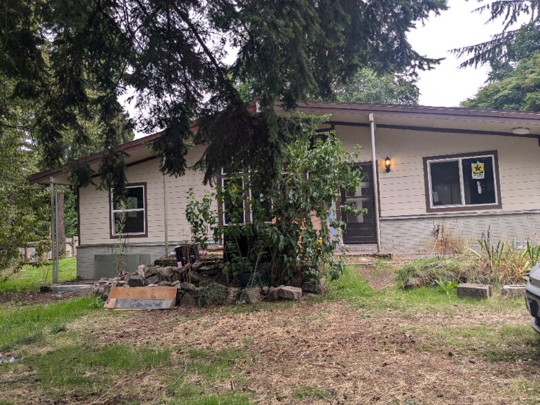 Building Photo - 605 S 207th St