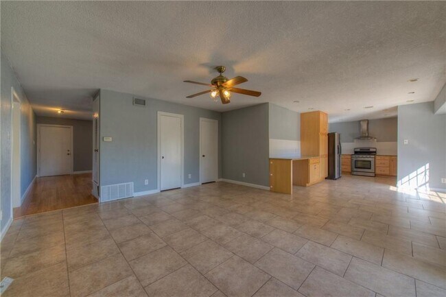 Building Photo - 4705 Oldfort Hill Dr