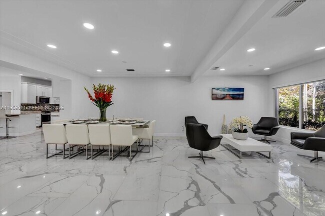 Building Photo - 1700 Cleveland Rd