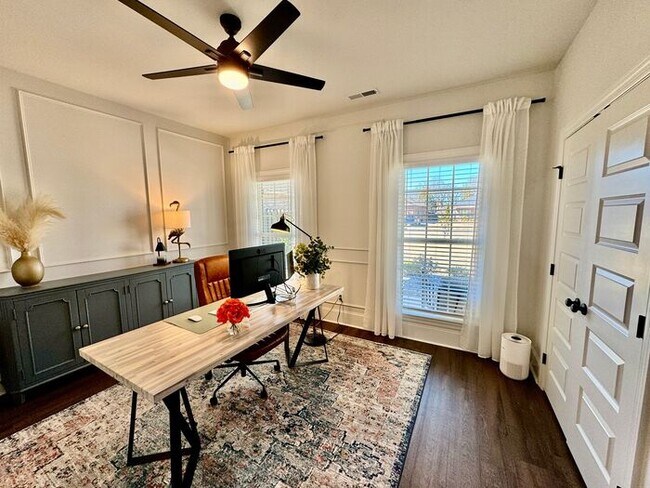 Building Photo - Pre-lease today for a late May move in