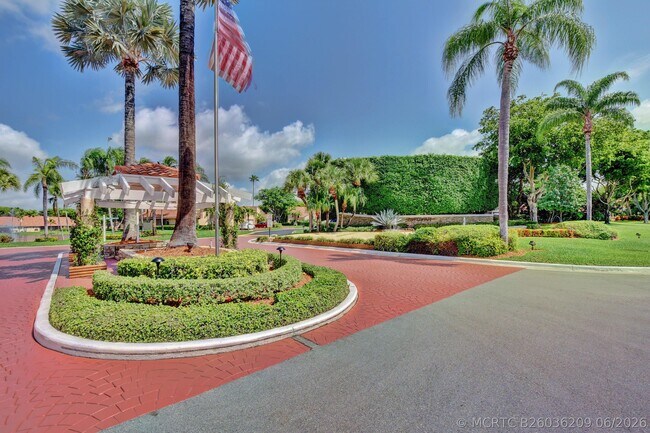 Building Photo - 22667 Meridiana Dr