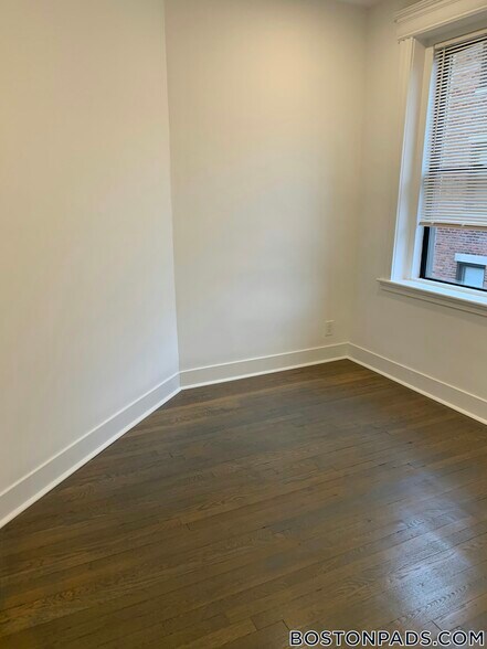 Building Photo - 11 Queensberry St
