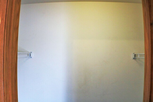 Building Photo - $1,195 | 2 Bedroom, 1 Bathroom Condo | No ...