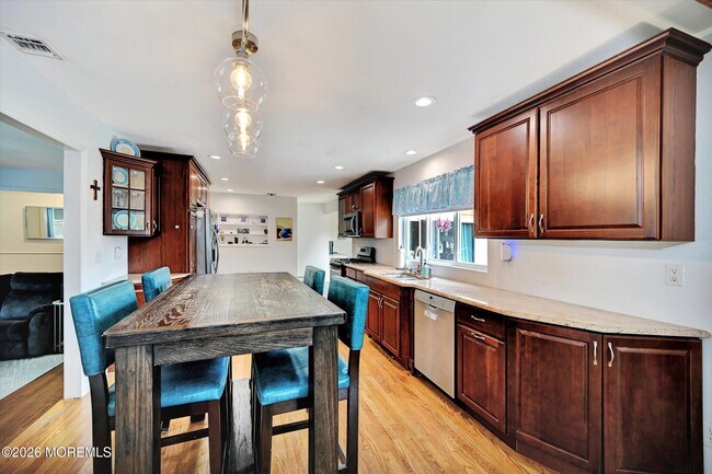 Building Photo - 855 Derry Dr