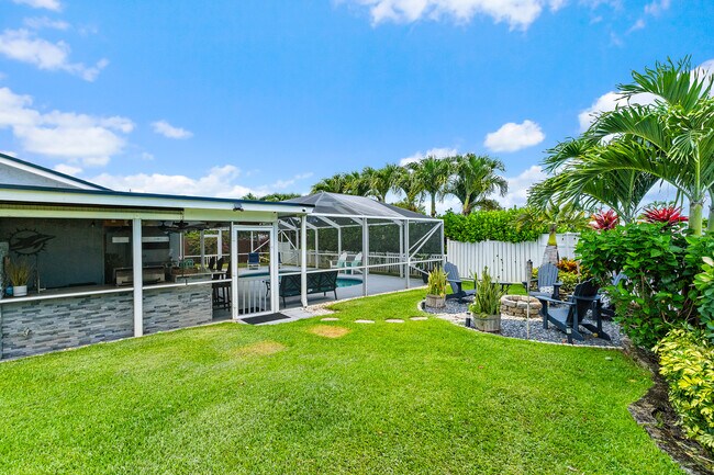 Building Photo - 9674 Dogwood Ave