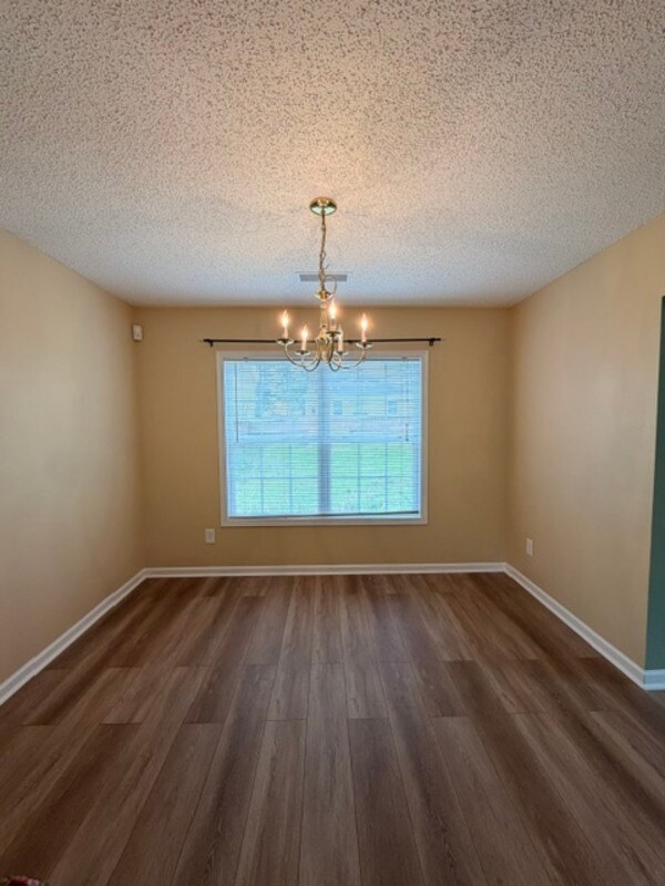 Building Photo - 25 Willow Hurst Ct