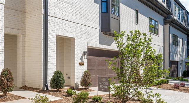 Building Photo - 3011 Fairview Townes Ct