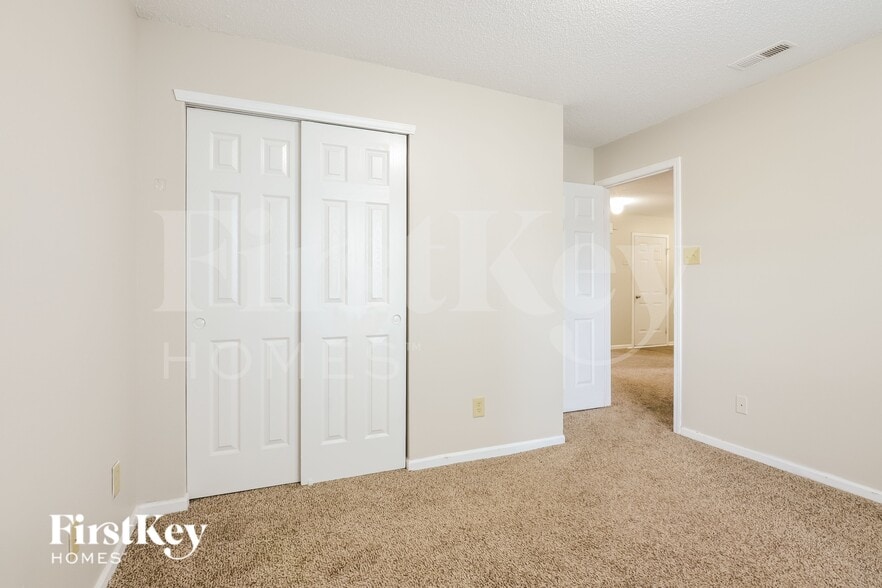 Building Photo - 9214 Bainbridge Dr