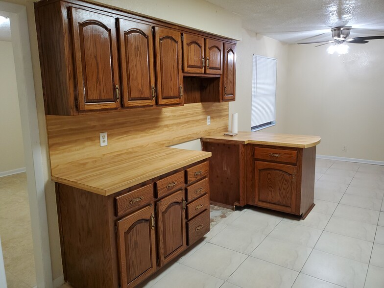 Kitchen - 17375 Holmes Mill Ave