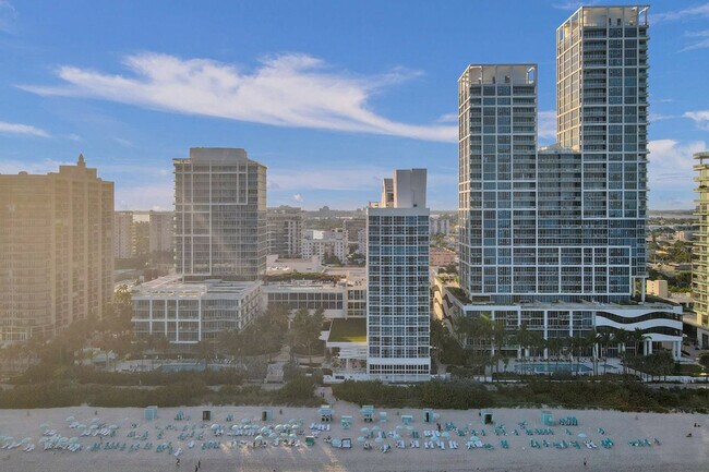 Building Photo - 6801 Collins Ave
