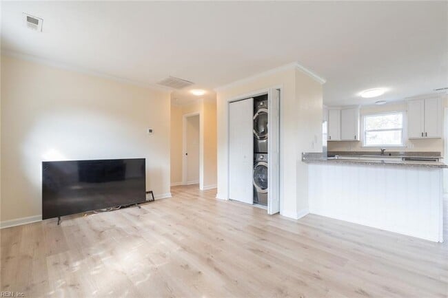 Building Photo - 3528 Chester St