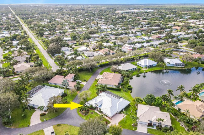 Building Photo - 8120 SE Waterway Dr