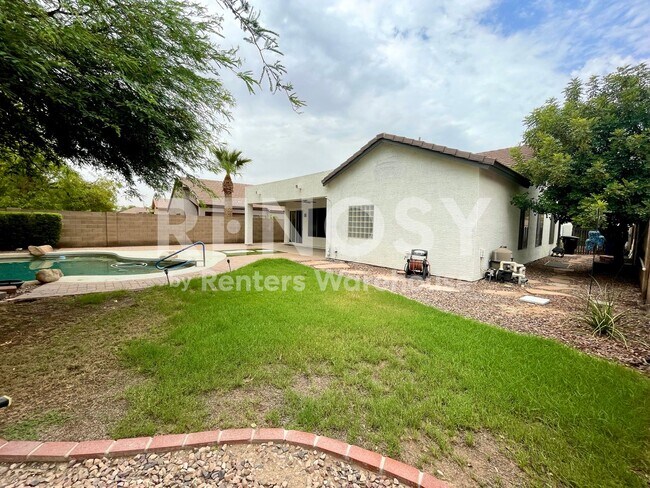 Building Photo - 637 W Citrus Way
