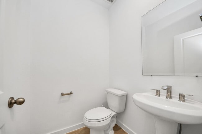 Building Photo - 7811 Bel Fiore Dr