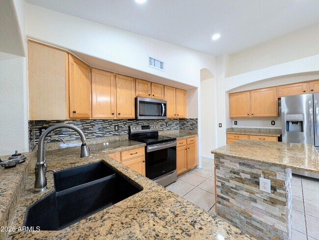 Building Photo - 11134 W Windsor Ave