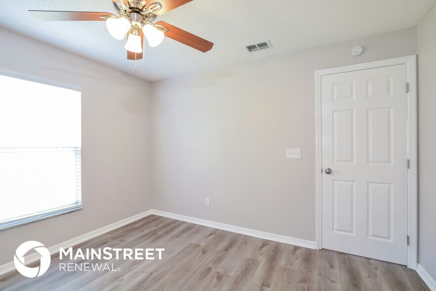 Building Photo - 528 Finch Ct