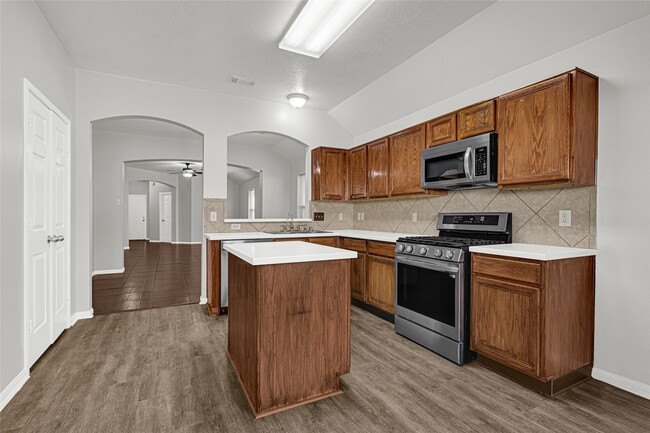 Building Photo - 1831 Mickle Creek Dr