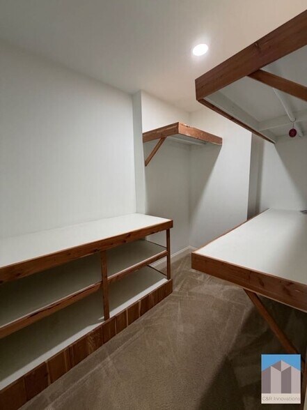 Building Photo - 4805 Carriage Bridge Ln