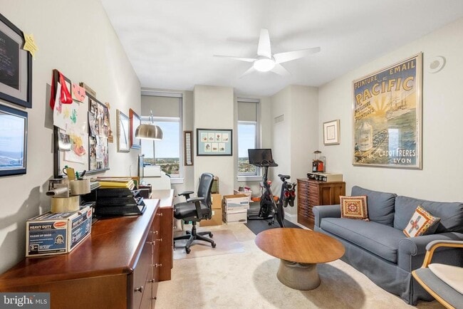 Building Photo - 400 S Broad St