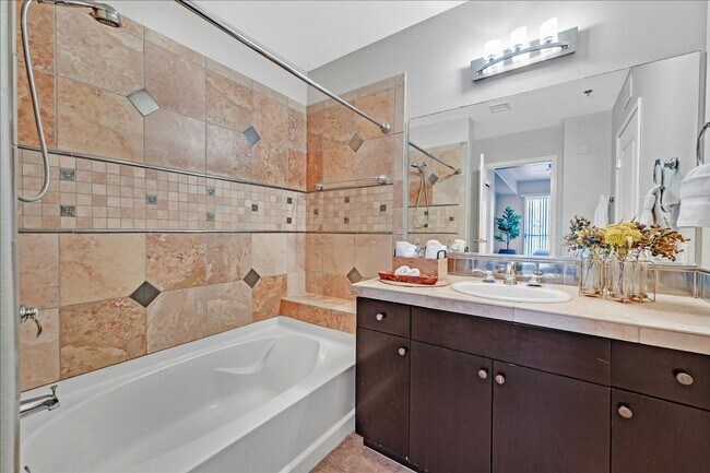 Building Photo - Gorgeous Condo at One Las Vegas!