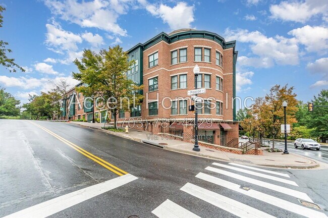 Building Photo - 2101 N Monroe St