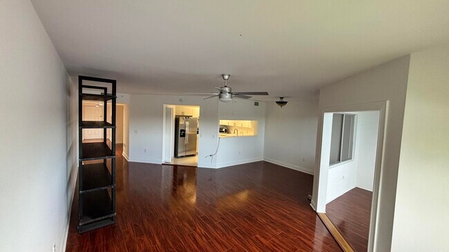 Building Photo - 1001 SW 141st Ave