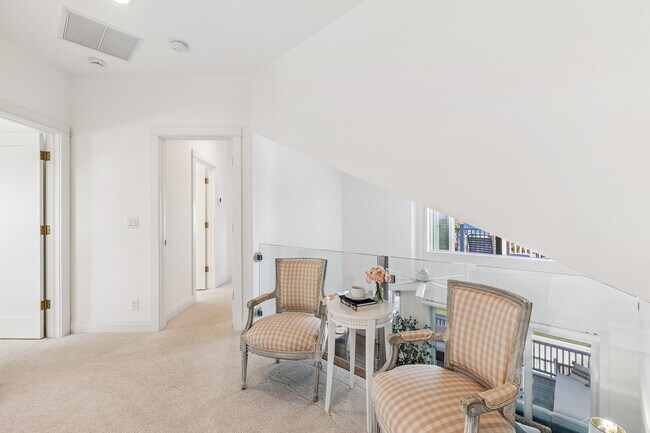 Building Photo - 788 Beach View Dr