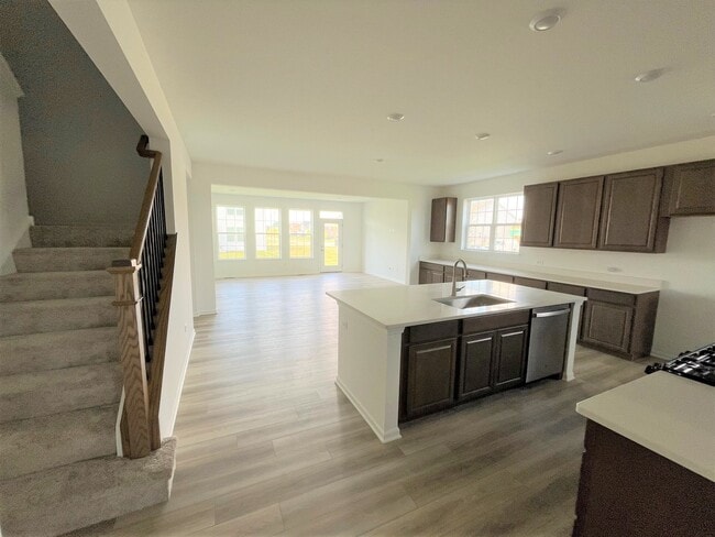 Building Photo - 218 Rhinebeck Wy