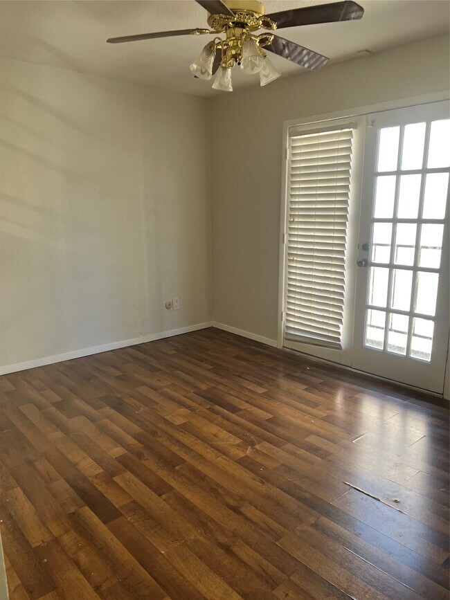 Building Photo - 6111 Beverly Hill St