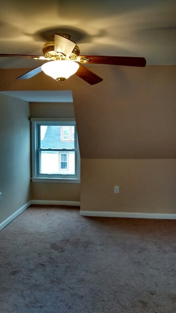 Building Photo - 420 7th St