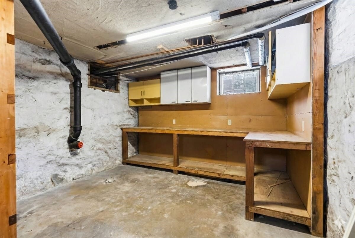 Building Photo - 15 Hillock St