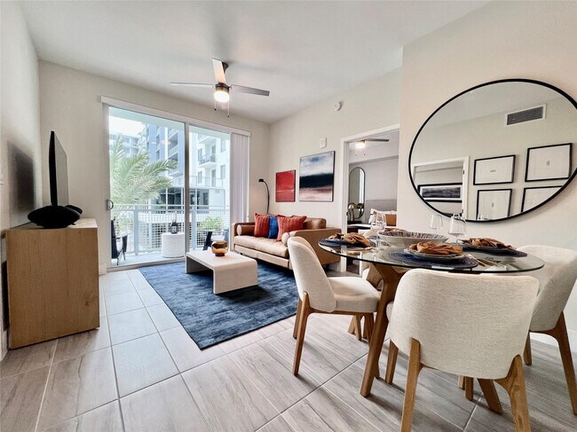 Building Photo - 120 N Compass Way