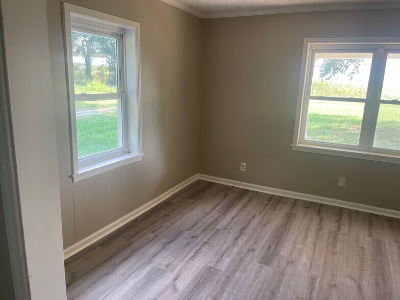 Building Photo - 2140 Lower Brownsville Rd