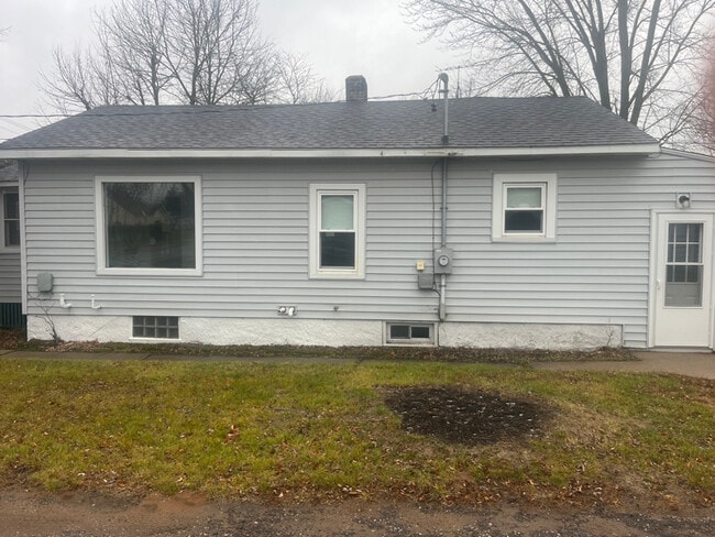 Building Photo - 515 North St