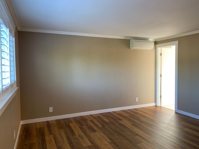 Building Photo - Gorgeously remodeled 2 bed 2.5 bath duplex...