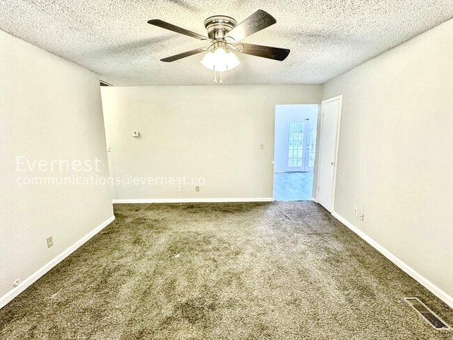 Building Photo - 1756 S Pine Ave